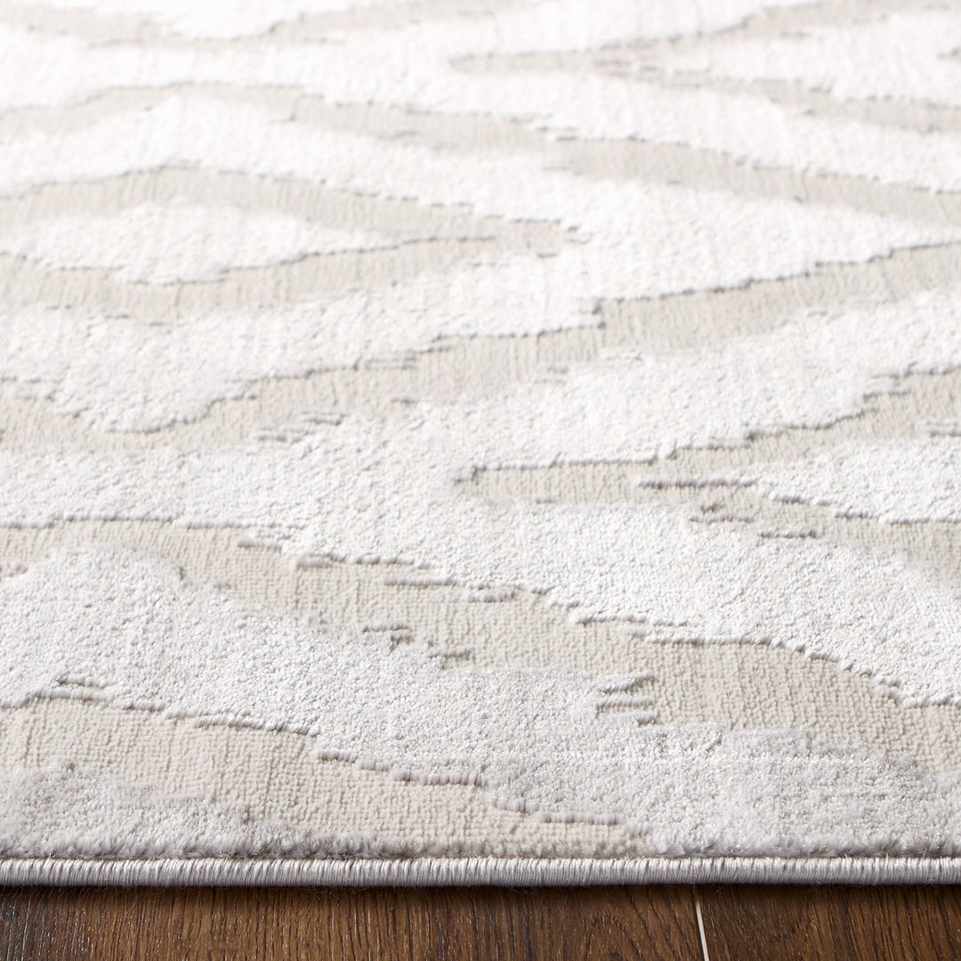 Betsi Gray Geometric - U5004 - 5&